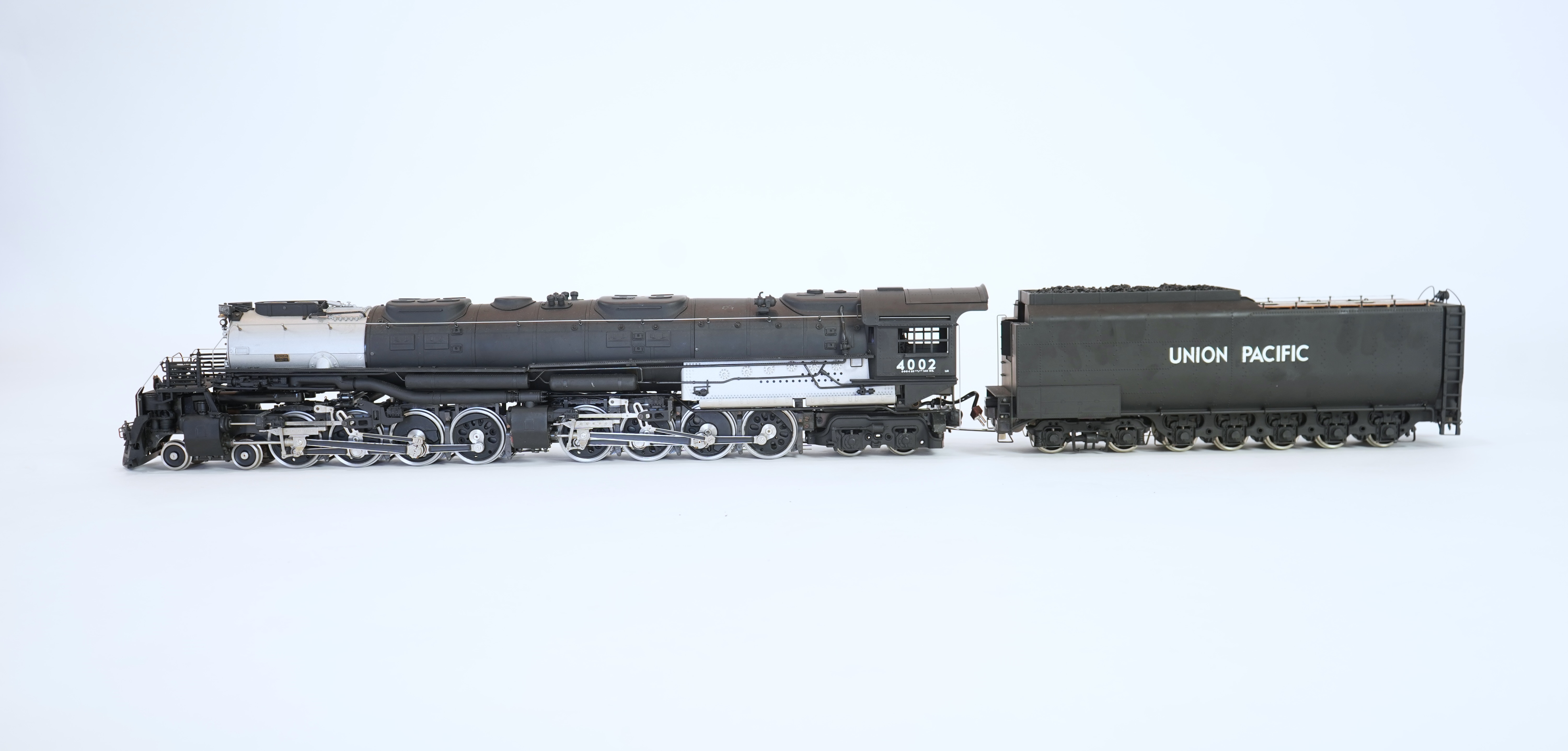 A Gauge One Aster Hobbies Union Pacific Big Boy, 4-8-8-4 tender locomotive, 4002, the electric version, together with plywood flight case bearing the original Aster labels for the live steam version.